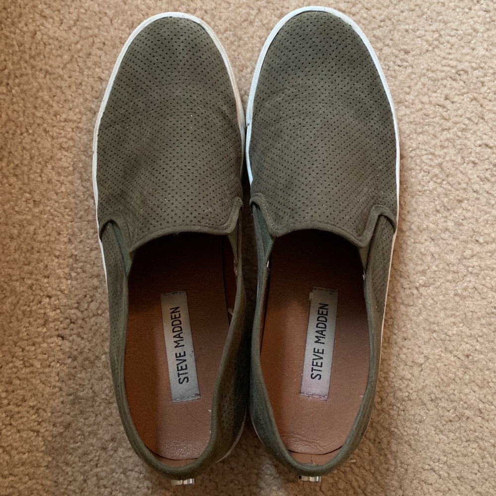 Steve Madden slip ons